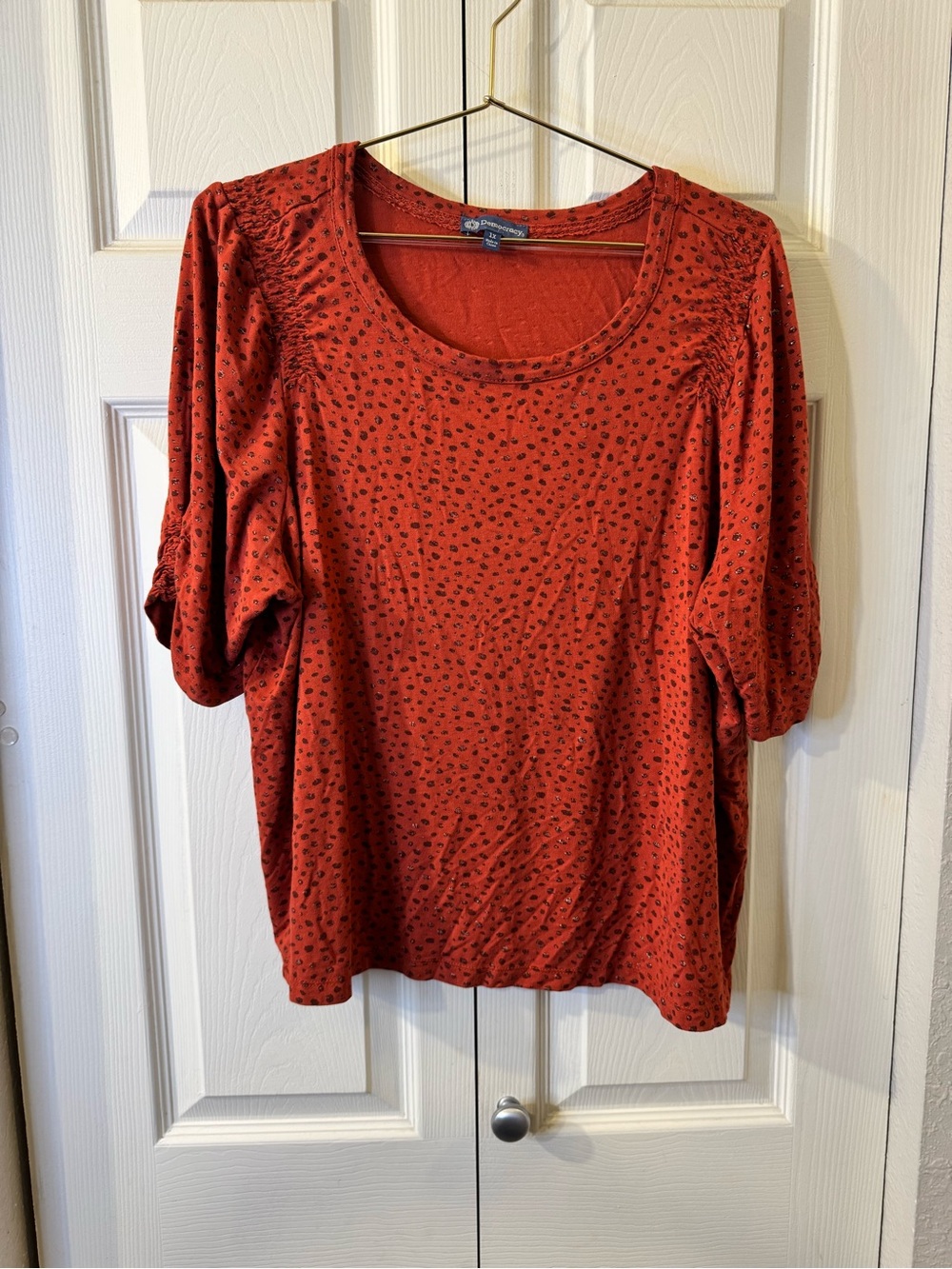 Democracy Rust Red Scoop Neck Short Sleeve Top with Black Dot Print